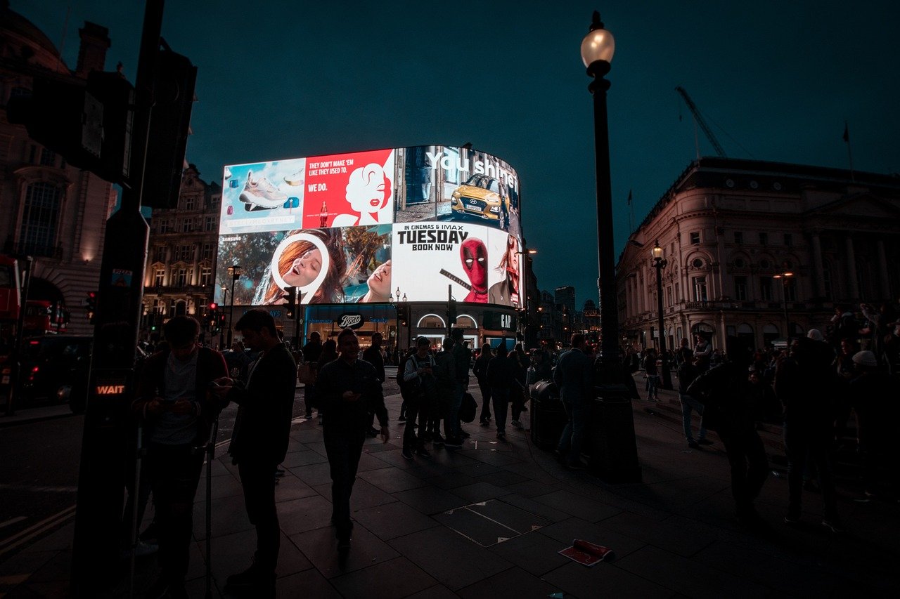 Publicidad urbana en gran formato